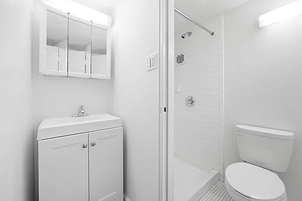 Bathroom, photo 2