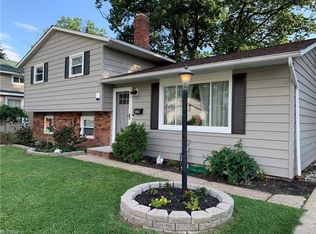 218 Kenyon Rd, Eastlake, OH 44095