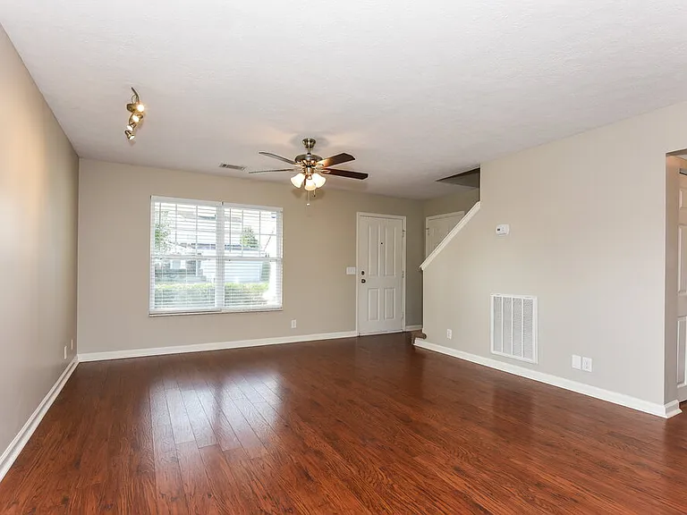 2900 Summer Hollow Ct — Photo 5