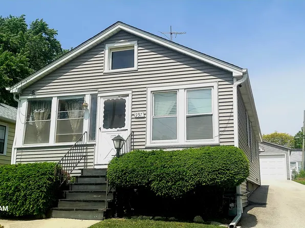 957 Mason Ave, Aurora, IL 60506
