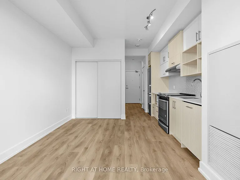 128 Fairview Mall Dr #509 — Photo 5