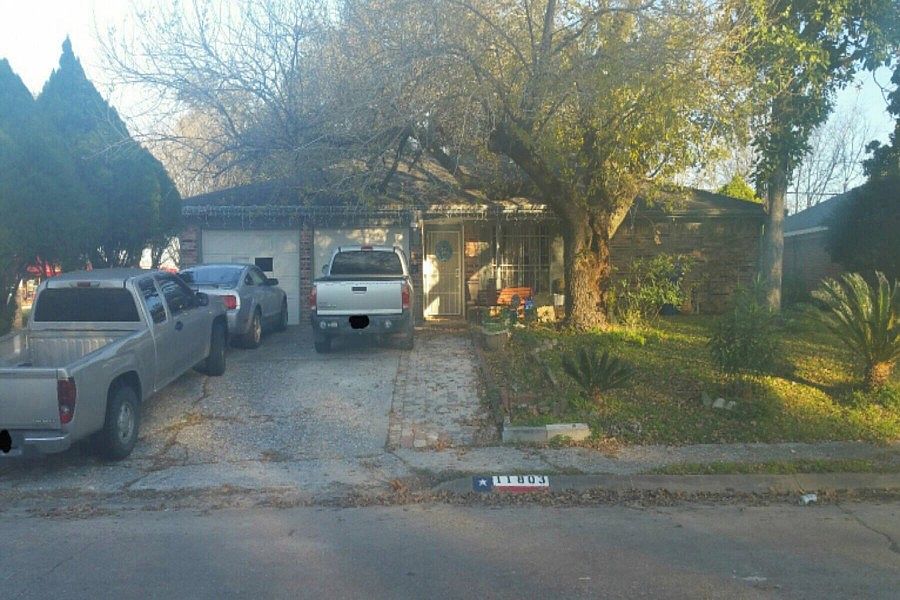 1st image of 11803 S Evelyn Cir