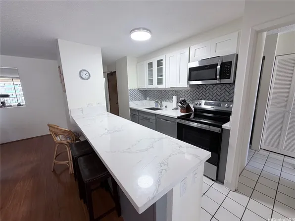 1778 Ala Moana Blvd APT 1613, Honolulu, HI 96815