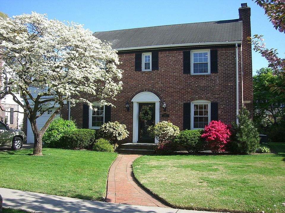 132 Voorhis Ave, Rockville Centre, NY 11570 Zillow