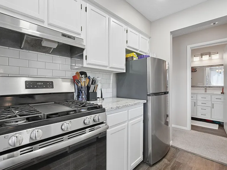2196 Hedgerow Rd #G — Photo 3