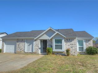 1515 Caplin Dr, Arlington, TX 76018