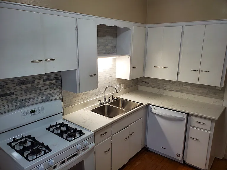 140 College Ave NE #4 — Photo 23