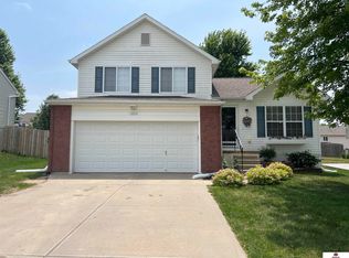 15819 Cottonwood St, Omaha, NE 68136