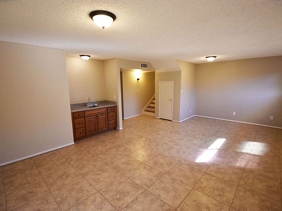2nd image of 4640 W Paradise Dr