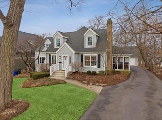 692 Chidester St, Glen Ellyn, IL 60137