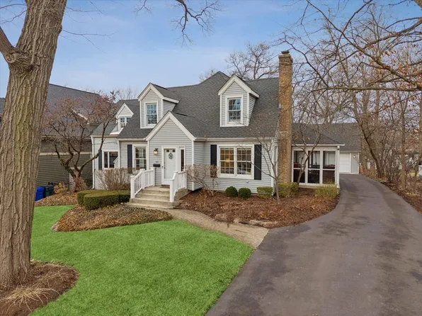 692 Chidester St, Glen Ellyn, IL 60137