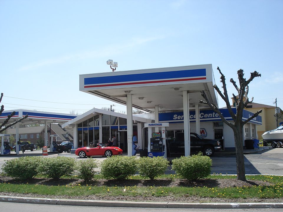 2nd image of 9222 N Michigan Rd