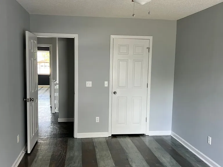 115 W Briar Dr — Photo 17