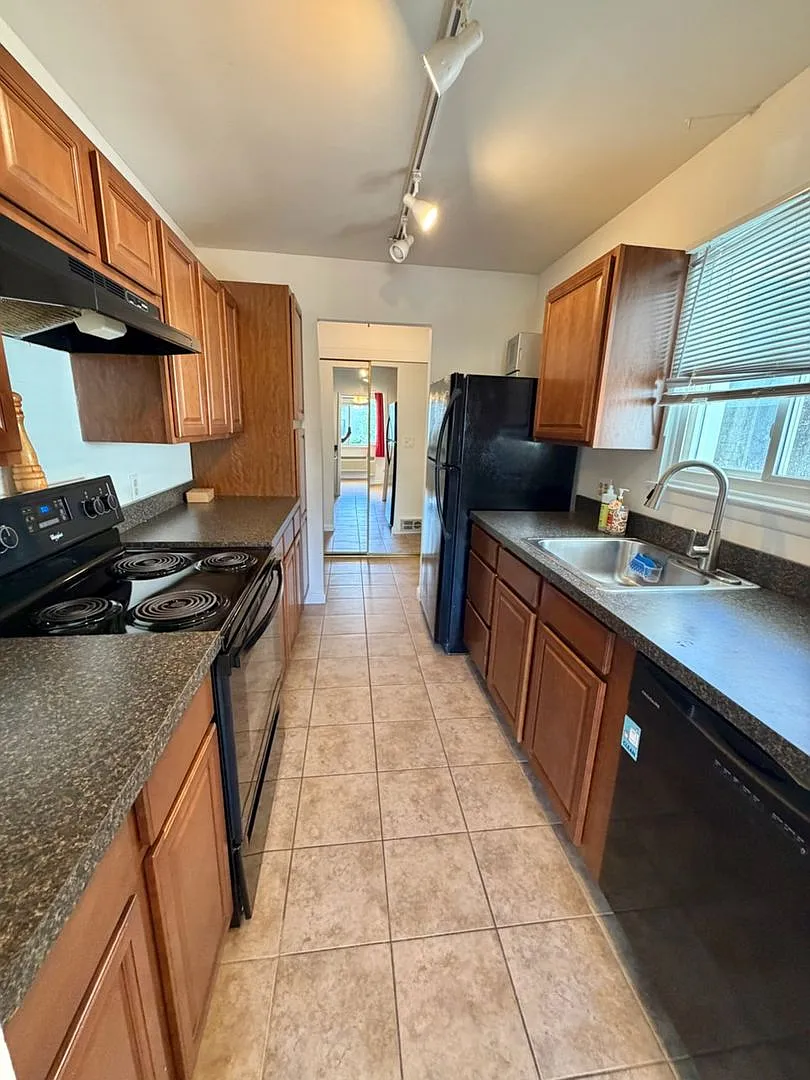 Charming 1-Bedroom Condo in Convenient Fishkill Location — Photo 4