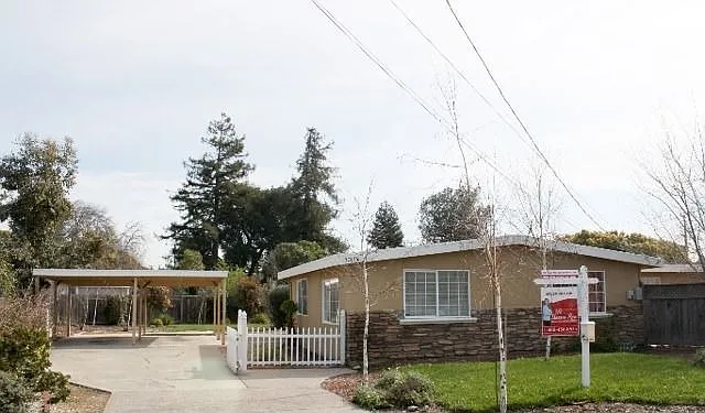 37876 Mosswood Dr photo 1