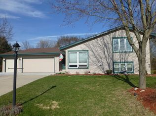 W161N11182 Meadow Ct, Germantown, WI 53022
