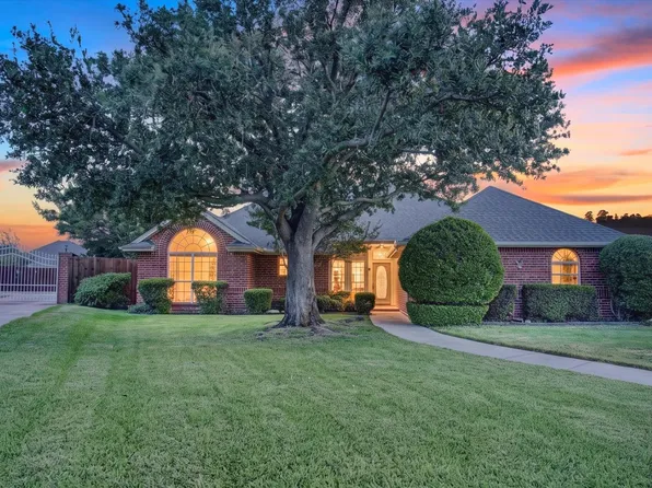 729 Bent Tree Ct, Hurst, TX 76054