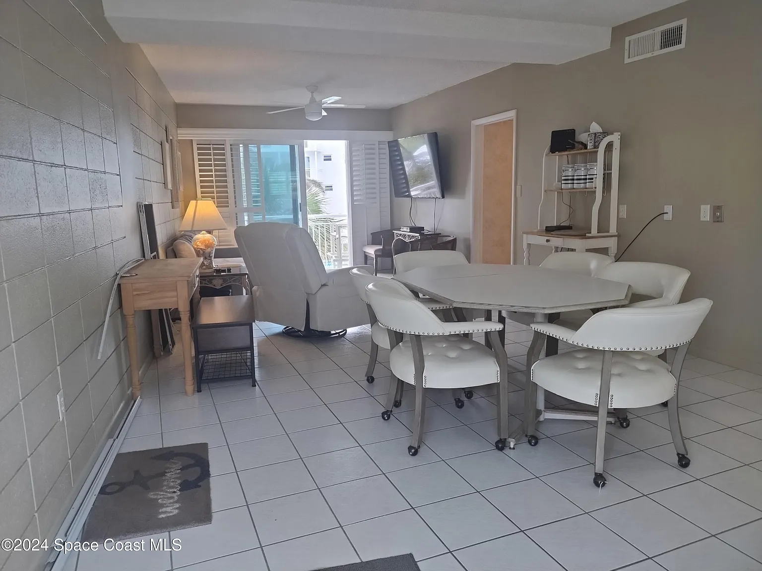 2 bed, 2.0 bath, 1250 sqft, $2,800 — Photo 3