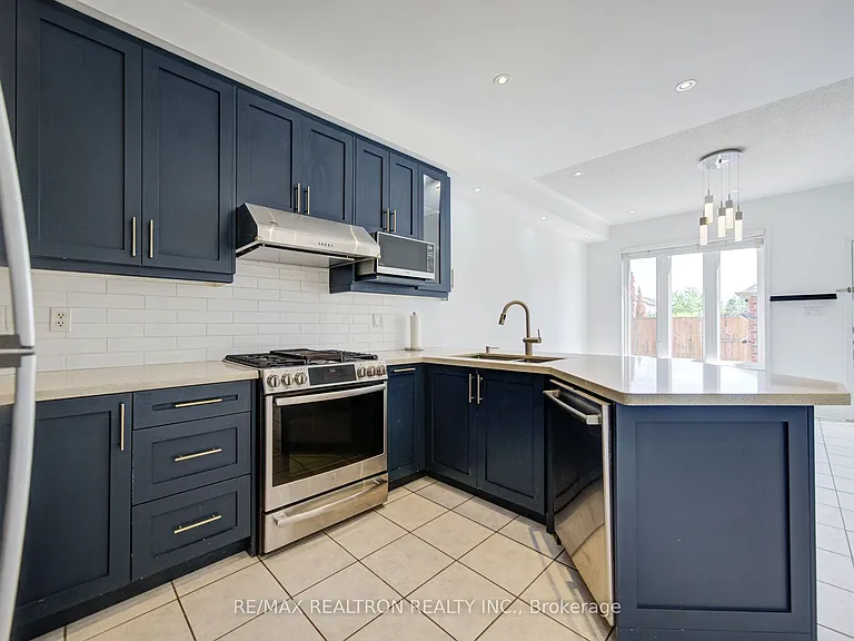 2365 Bur Oak Ave — Photo 7