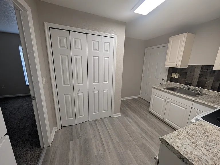 3705 E North Bay St — Photo 9