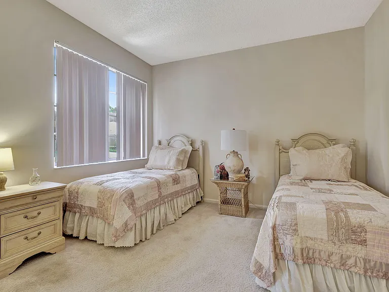 4528 Barclay Fair Way — Photo 17
