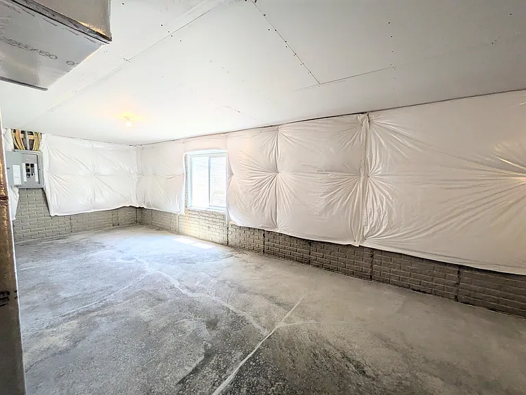 9013 Hawk Hill Way — Photo 32