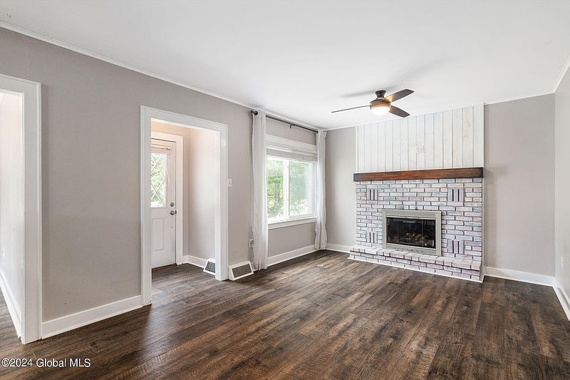 5th image of 25 Woodside Drive