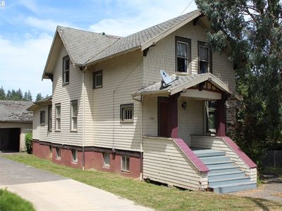 1142 Commercial Ave, Coos Bay, OR, 97420