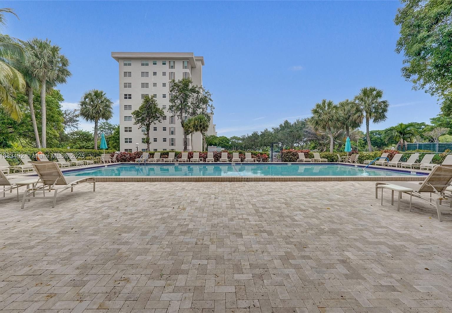 3150 N Palm Aire Dr APT 501