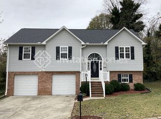 3830 Cheshire Woods Dr, Winston Salem, NC 27106