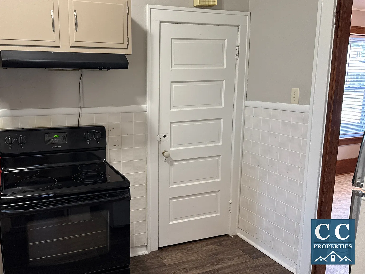5 bed, $1,600 — Photo 2