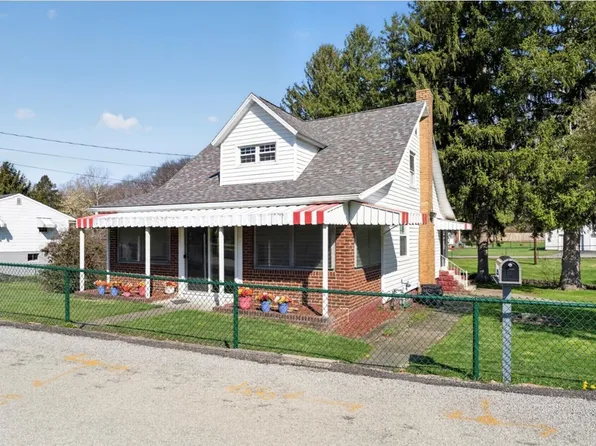35 E Elm St, Fairchance, PA 15436
