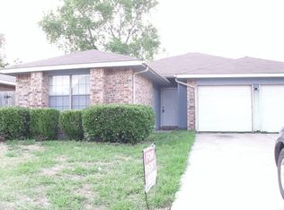 303 Valley Spring Dr, Arlington, TX 76018