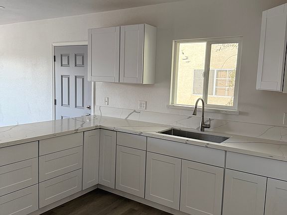 4th image of 276 San Juan St
