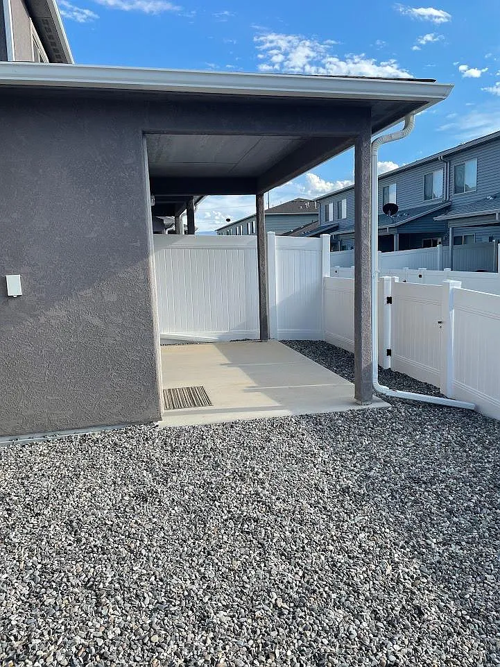 3 bed, 1135 sqft, $2,100 — Photo 4