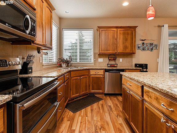 4th image of 10510 NE 67th Ave