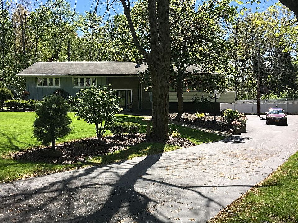 1st image of 80 Robin Hood Dr