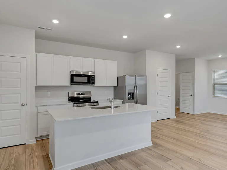 720 Emerson Ln — Photo 34