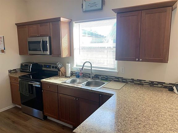 5th image of 827 E Rockwell Ave