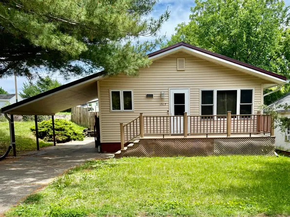 1517 1st Ave, Muscatine, IA 52761