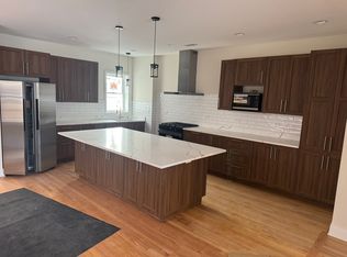 6411 W Irving Park Rd #2W, Chicago, IL 60634
