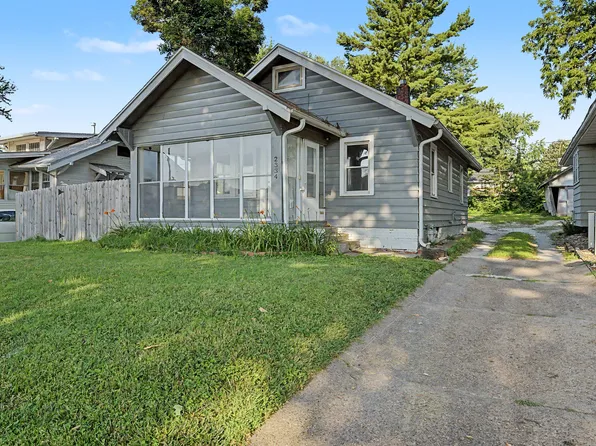 2334 York St, Des Moines, IA 50316