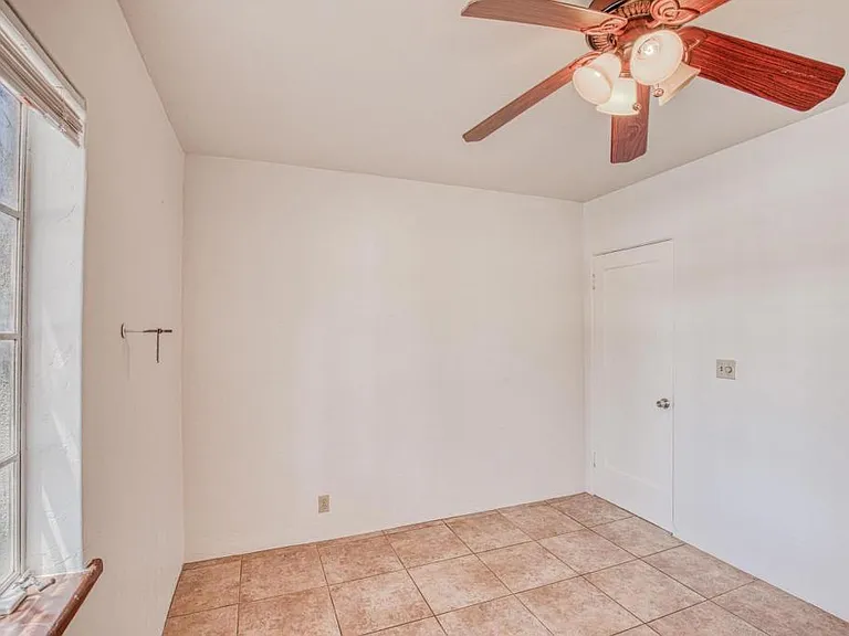 1304 E Linden St #1 — Photo 41