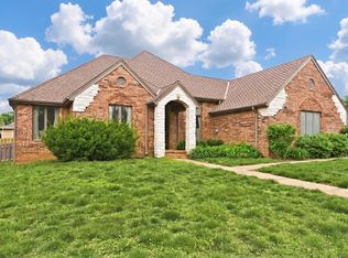 2195 E Richmond Street, Springfield, MO 65804