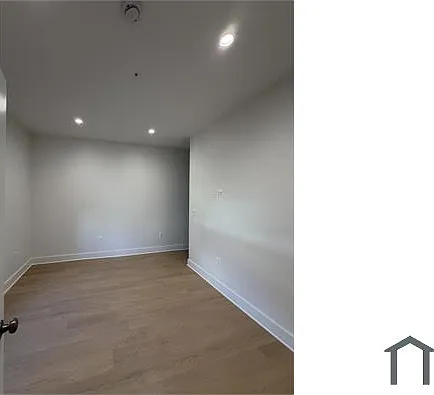 1001 Douglas St NE #A — Photo 8