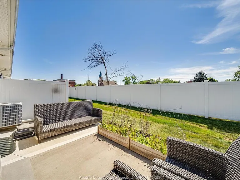 1935 Ethan Ct — Photo 38