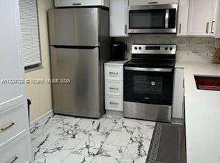 424 SE 10th St APT 204, Dania Beach, FL 33004