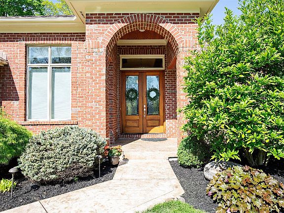 2nd image of 6937 Blackthorne Ct