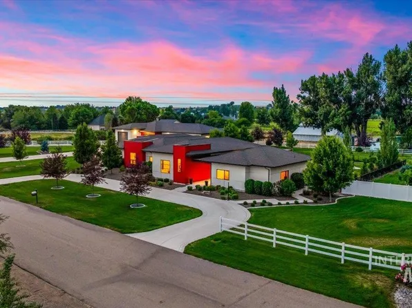 9076 Meadow Creek Pl, Middleton, ID 83644