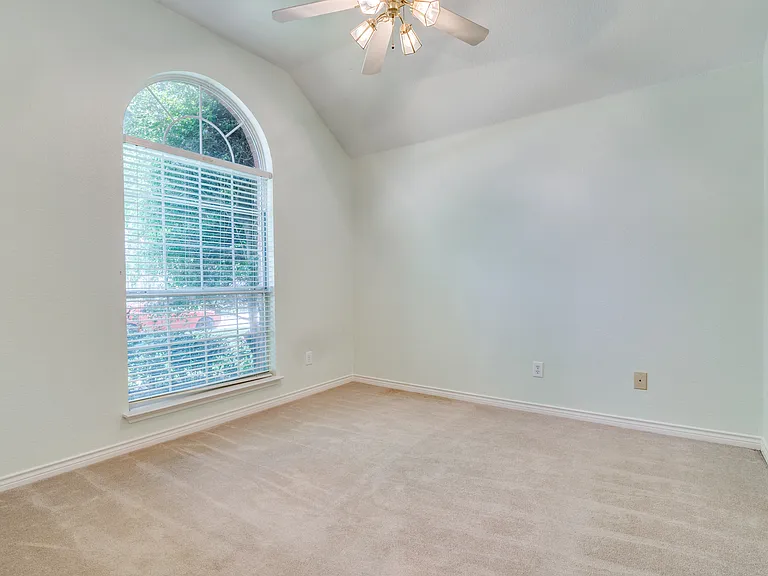 313 Bricknell Dr — Photo 13